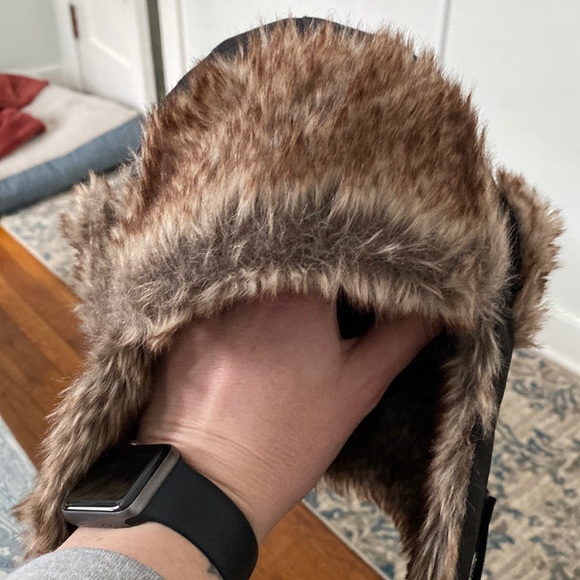 Warm kids hat. Velcro closure with fur looking accents. - Picture 2 of 3